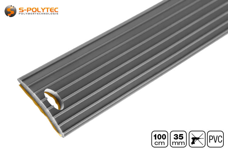 The coarse grooves of the self-adhesive PVC profiles offer very good protection against slipping