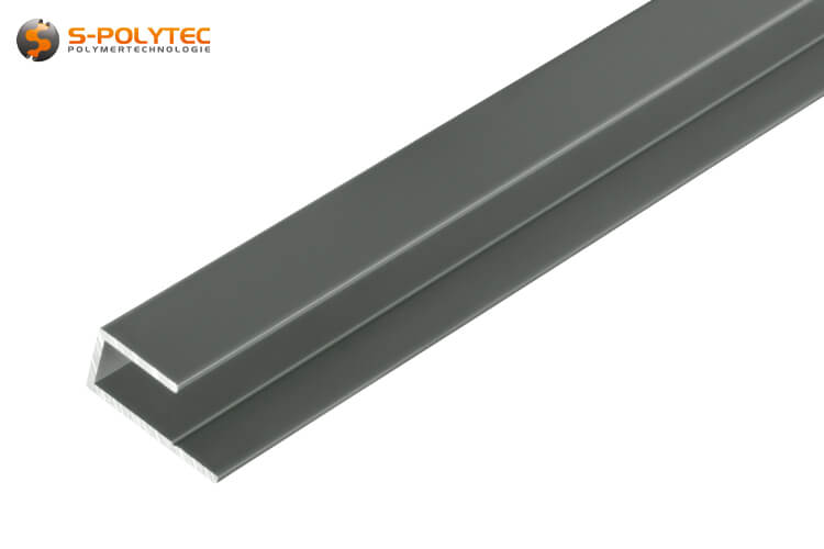 The dusty grey U-profiles made of solid aluminium are suitable as a finish for panels with a thickness of 3mm, 6mm or 8mm, depending on the version