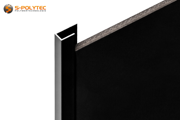 We offer the aluminium U-profiles in black (RAL9005) for overlapping edges either in 2000mm length, 1000mm length or cut to size